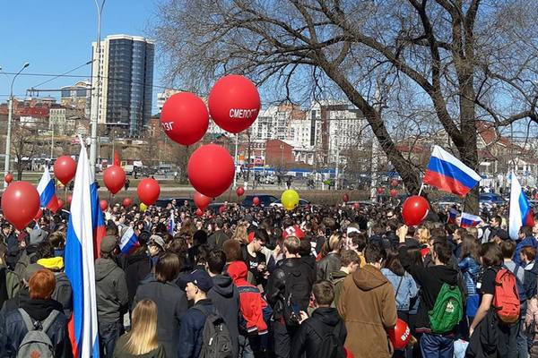 «Он нам не царь!» - свыше тысячи сторонников Алексея Навального прошлись по центру Перми